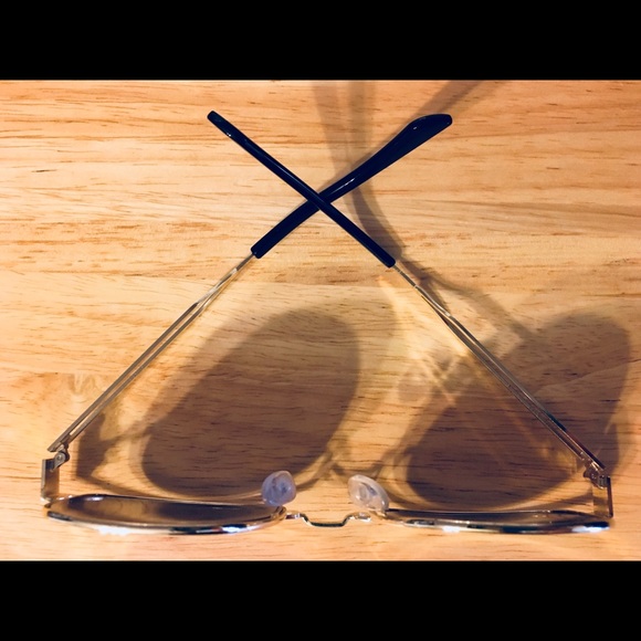 NWOT Gold Cutout Sunnies w Blue Reflective Lenses - Picture 3 of 6